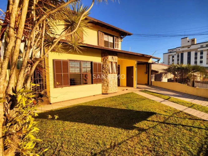 abraão | Casa 3 quartos, sendo 1 suite