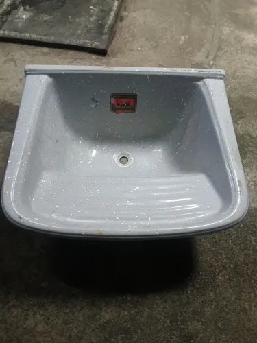Vendo 4 tanque de 1 bacia. Todos iguais. Foram estalados mas nuca usados. 100,00 cada 