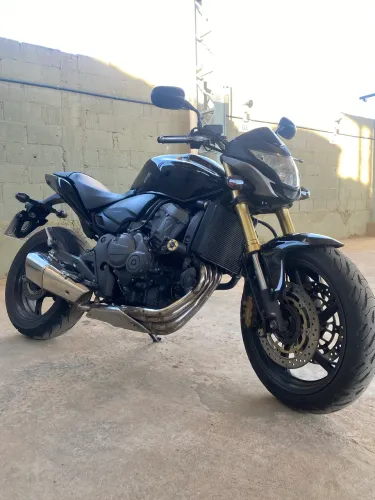 Moto de procedência, não tem passagem por leilão.