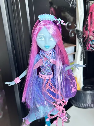 Kiyomi monster high