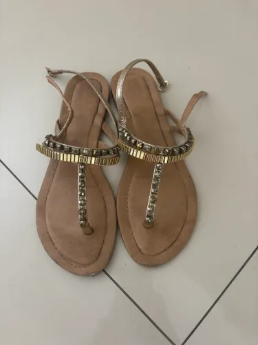 Sandália dourada tamanho 38