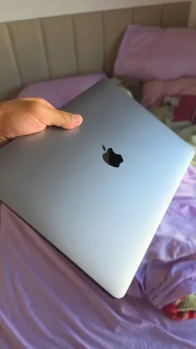 Macbook Air M1 8GB RAM 256 GB