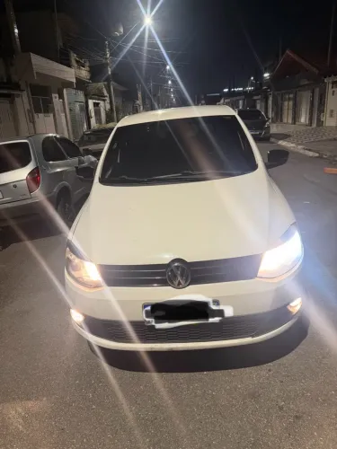 Volkswagen Fox Selecao 1.0 Total Flex 8V 5P 2014