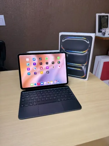 iPad Pro M4 256 + Magic Keyboard + Apple Pencil Pro Loja Física | Pronta entrega