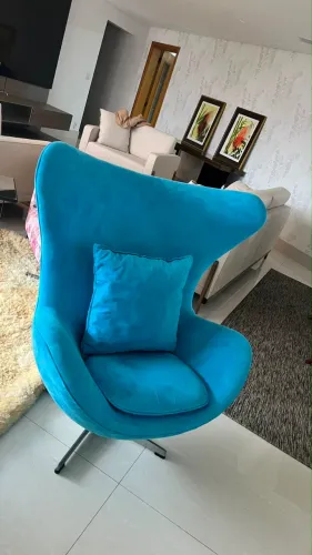Poltrona Egg azul turquesa