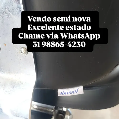 Cadeira Raisan para salão de beleza semi nova