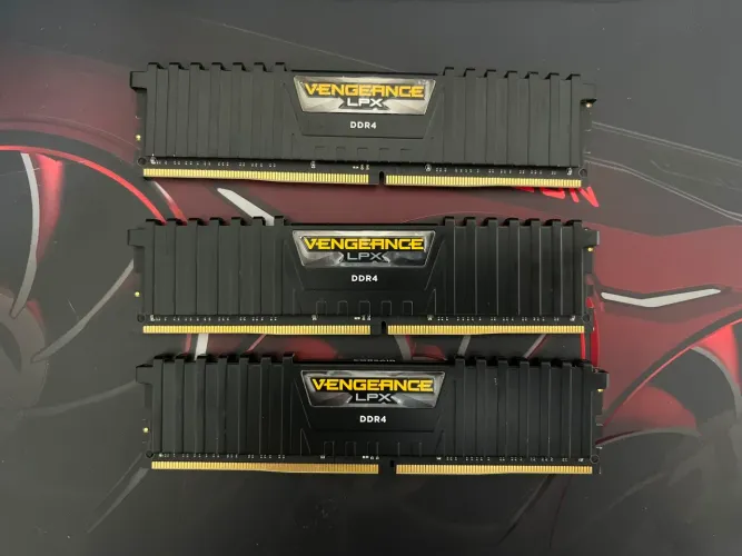 Memória Ram Corsair Vengeance DDR4 48GB