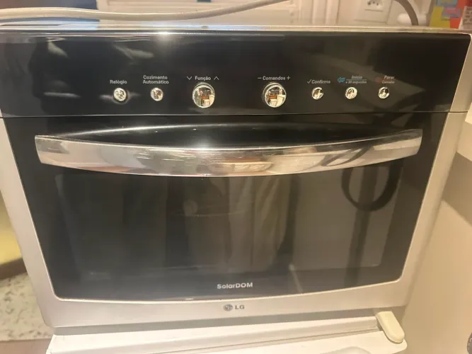 Forno e microondas marca LG 220v pouco uso