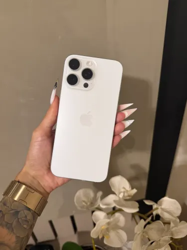 iPhone 16 Pro Max 512gb Titânio Branco IMPECÁVEL 