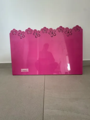 Quadro de avisos magnético de metal