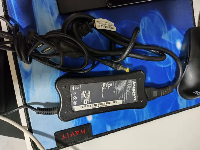 Carregador de notebook Lenovo original
