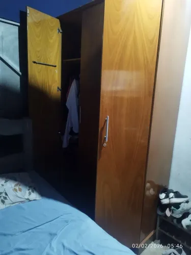 Guarda roupa madeira