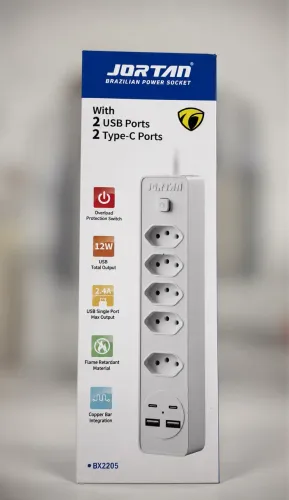 Filtro de linha com portas USB e tipo C