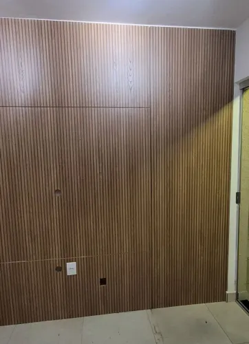 Painel de TV Tipo Ripado