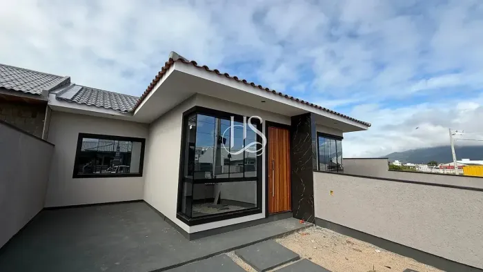 Casa geminada a venda, 52m², 2 dormitórios, sendo 1 suíte, Nova Palhoça - Palhoça - SC