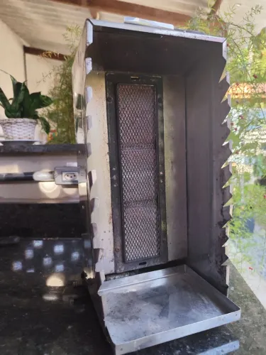 Churrasqueira de espetinho a gás