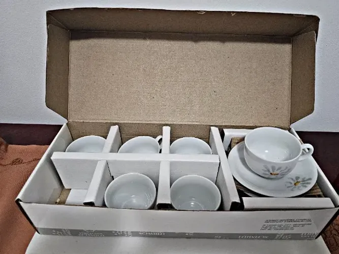 Lindo conjunto xícaras para café na embalagem, muito barato, motivo mudança
