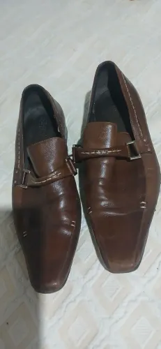 Vende-se esse sapato ?