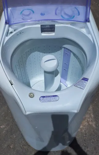 Máquina de lavar Electrolux 7kg turbo agitação