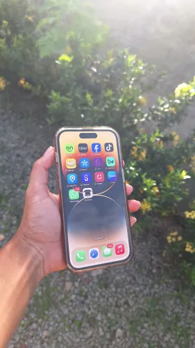 Iphone 14 pro / troco em celular com volta.