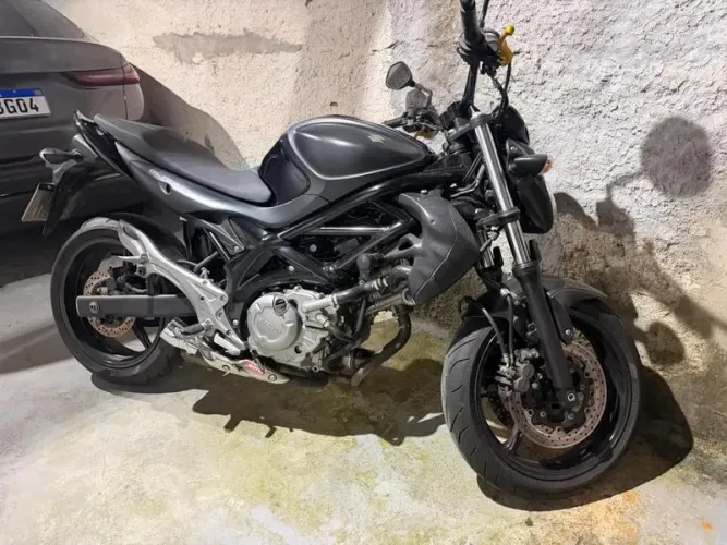 SUZUKI GLADIUS 650 2014