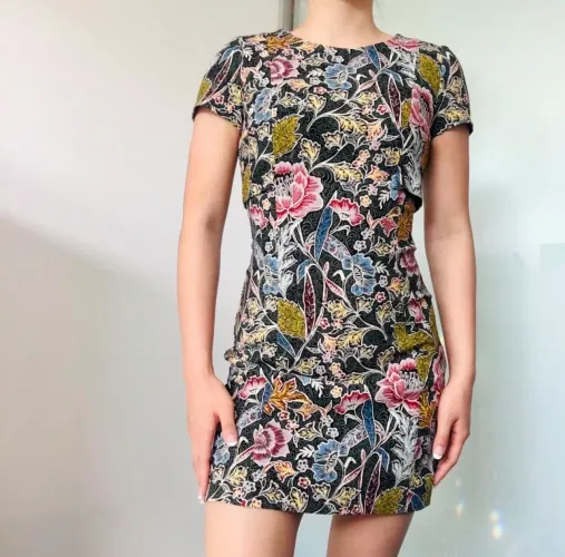 Vestidos Zara etc semi novos R$60 cada