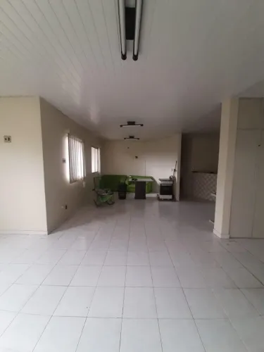 Linda casa no Japiim, excelente para moradia ou escritório 