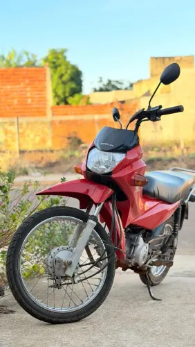 Vendo pop 110i <br>Ano 2023, toda revisada.<br>No jeito de transferir. <br>Tef: *