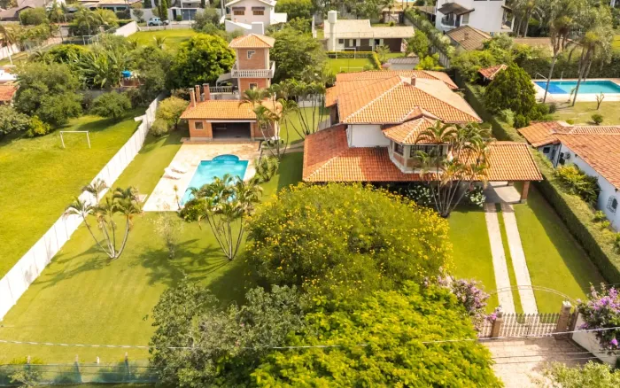Excelente chácara pronta para morar com 4 quartos e piscina no Terras de Itaici - Indaiatu