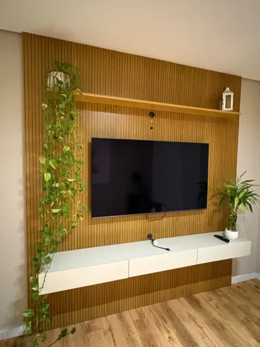Painel para TV com 3 gavetas