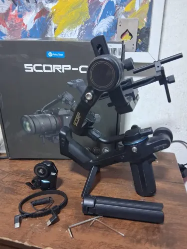 Gimbal Estabilizador FeiyuTech Scorp-C 3 Eixos + Kit de Foco Motor Sem Escova FeiyuTech