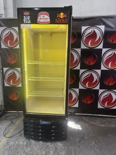 Geladeira expositora marca Metalfrio 220 volts funcionando perfeitamente