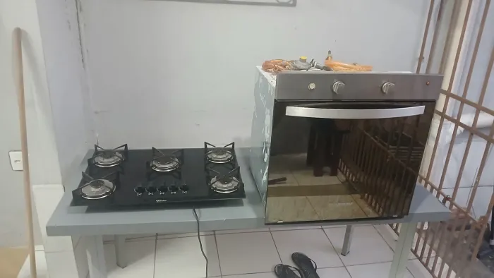 Cooktop a gás e um forno a gás 