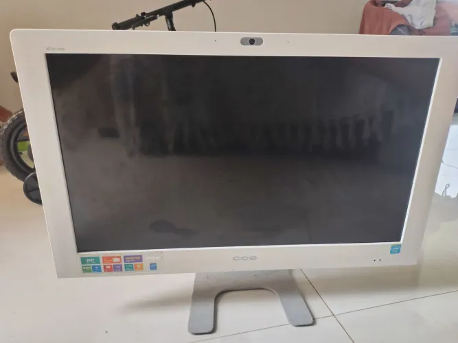 Computador 24" com TV digital integrada