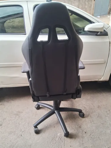Vendo cadeira de gamer por 100 reais entrego
