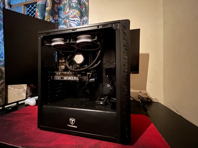 PC Gamer Ryzen 5 5500 + RTX 2060 + AOC 24