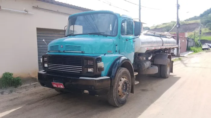 Vendo caminhão Mercedes 1313 tanque inox VALOR $150.000,00