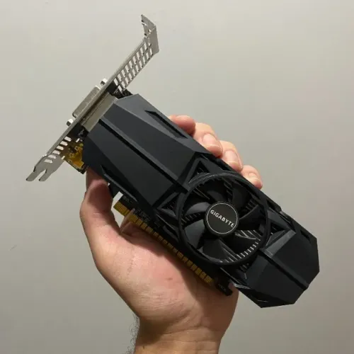 Placa de Vídeo GTX 1050 3GB GDDR5 96 Bit Gigabyte Low Profile - Testada e com garantia