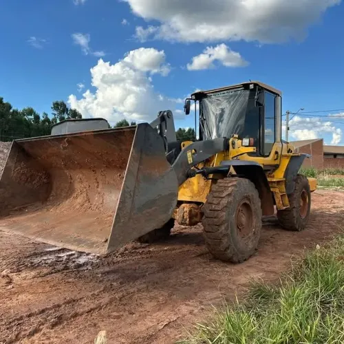 PÁ CARREGADEIRA VOLVO L60F
