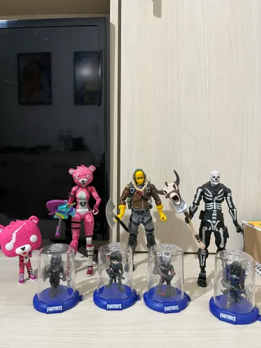 vendo bonecos de jogo fortnite