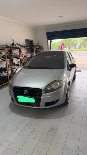 Fiat Linea LX 1.9/ 1.8 Flex 16V Dualogic 4P 2010