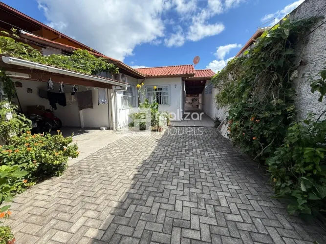 Casa 3 quartos no bairro barra da lagoa - Florianópolis