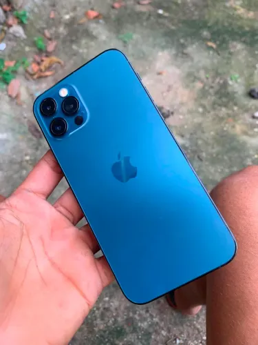Iphone 12 pro em perfeito estado , bateria em 80% , único dono