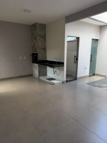 Casa de 3 qtos e 3 banheiros por 500 mil