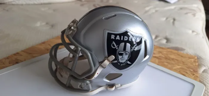 Mini capacete NFL Raiders