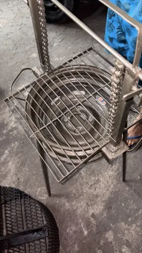 Churrasqueira de pé