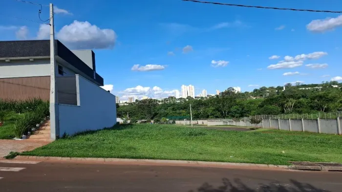 Venda de Terreno / Condomínio na cidade de Araraquara