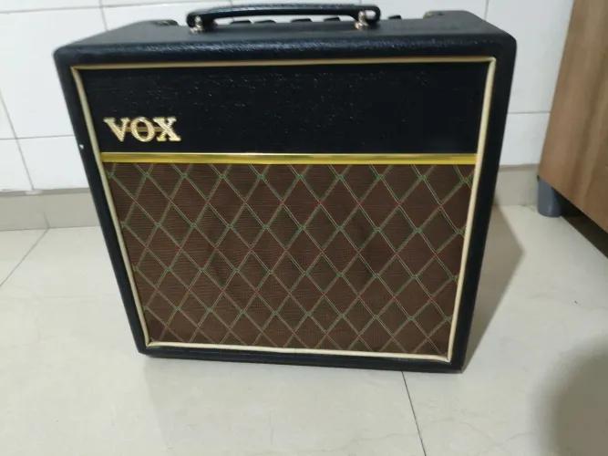 VOX Pathfinder 15R (modelo V9168R)
