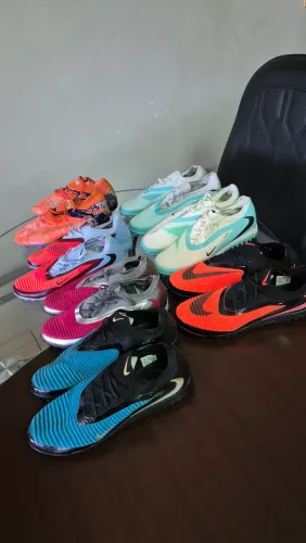 Vende-se chuteiras