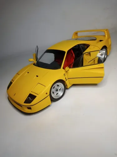Miniatura Ferrari F40. KYOSHO 1/18